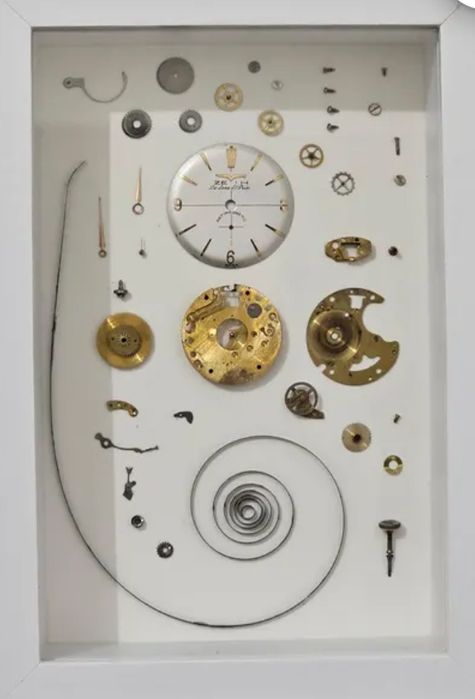 Ръчно изработена картина от разглобен часовников механизъм – уникален