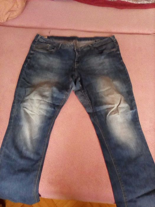 Blugi bărbătești model clasic