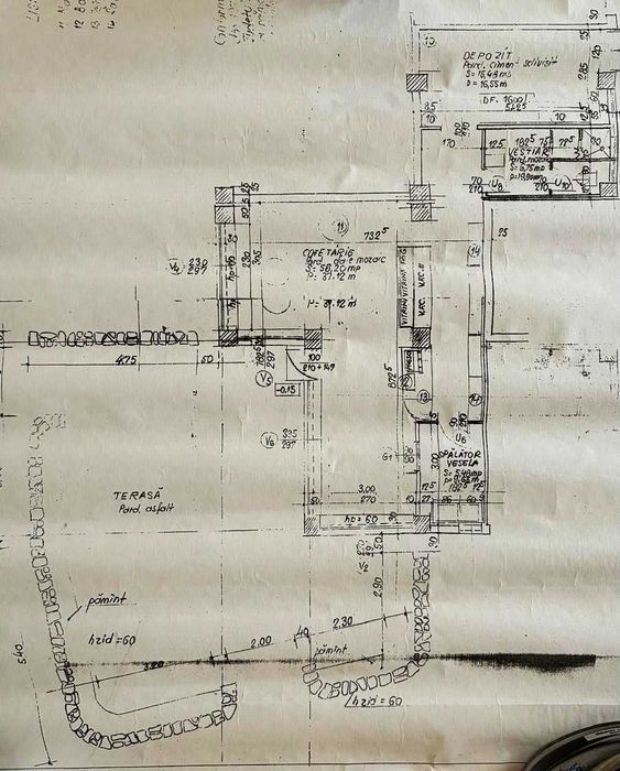 Inchiriez spatiu comercial cu terasa
