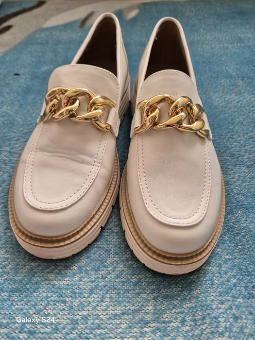 Pantofi cu toc femei.