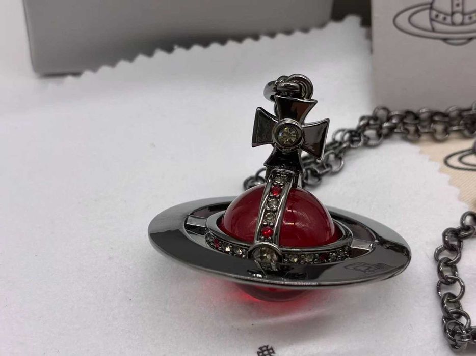 Vivienne Westwood кoлиe