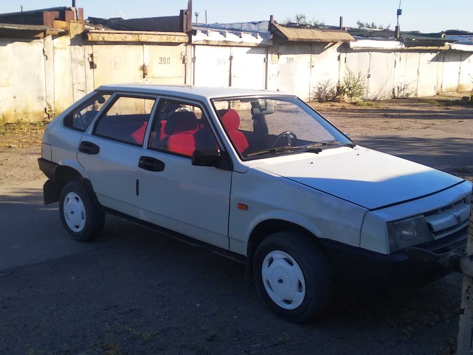 Автомобиль ваз 2109