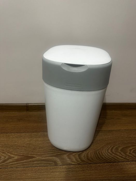 Кош за памперси / пелени Tommee Tippee twist & click бял с торбички