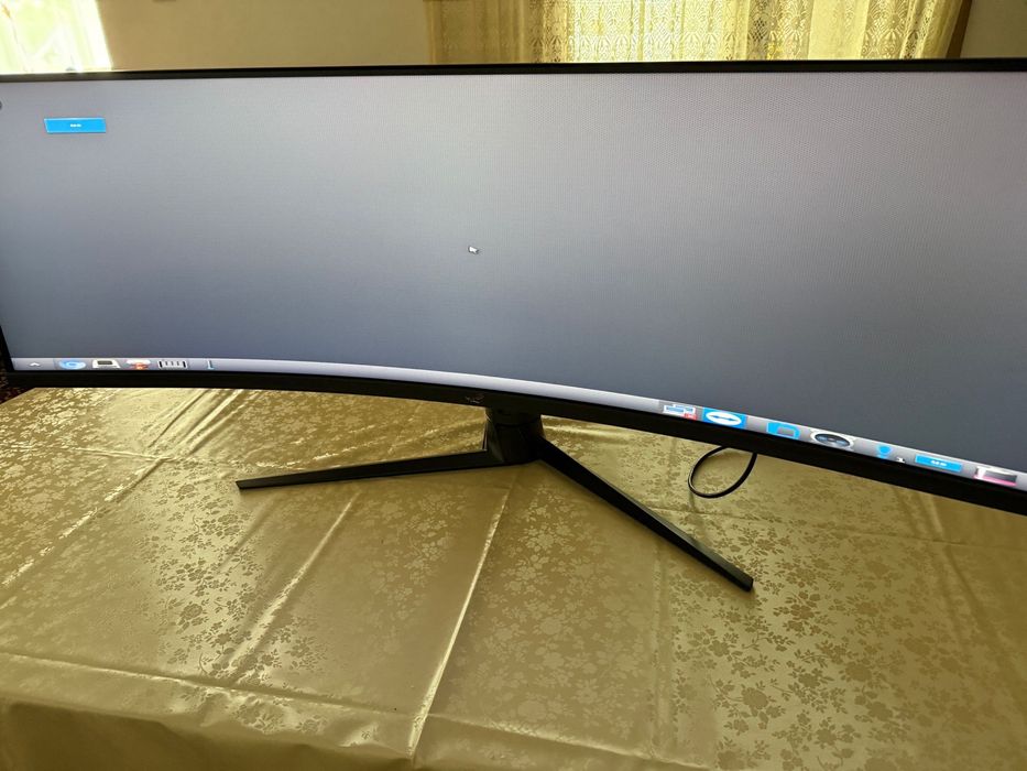 Monitor gaming curbat ASUS