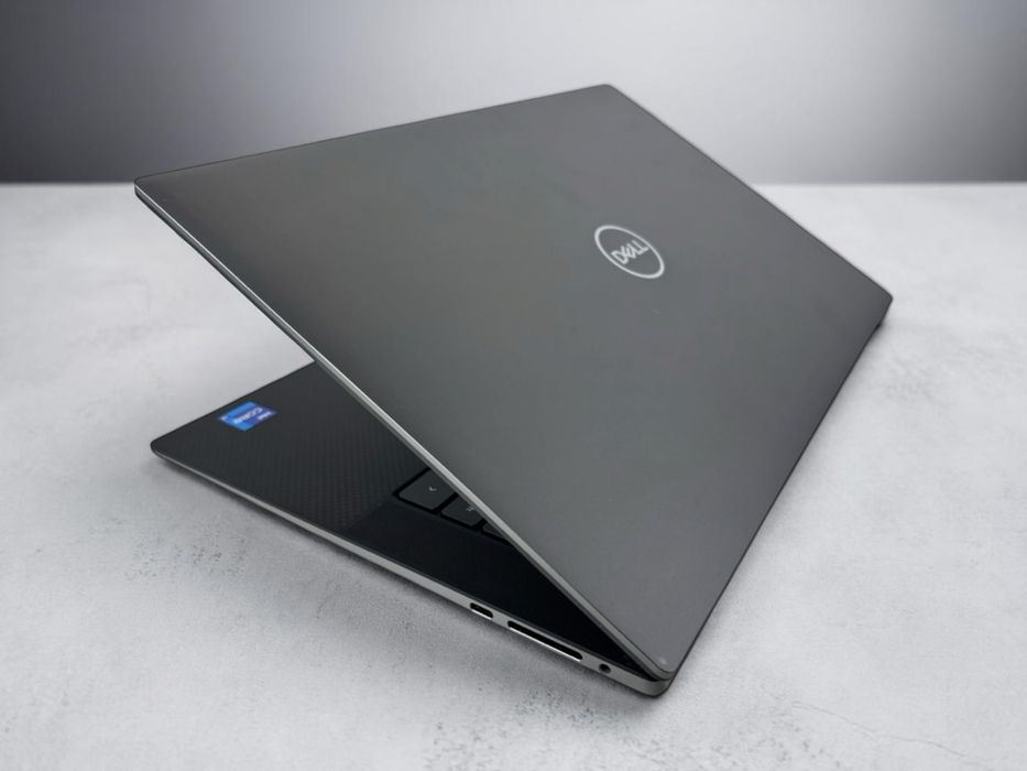 Лаптоп Dell Precision 5570 15.6" 4K+ i7-12800H 32RAM 512SSD RTX A1000 Гаранция!
