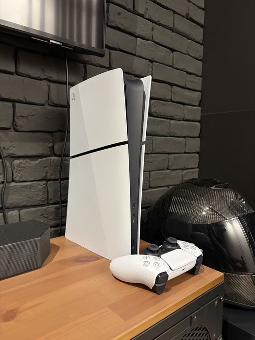 PS 5 Slim 825GB E Chassis + Controller + Cutie