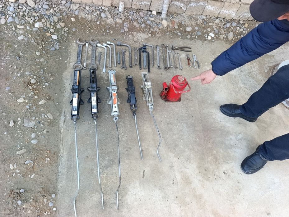 Дамкрат сотилади.