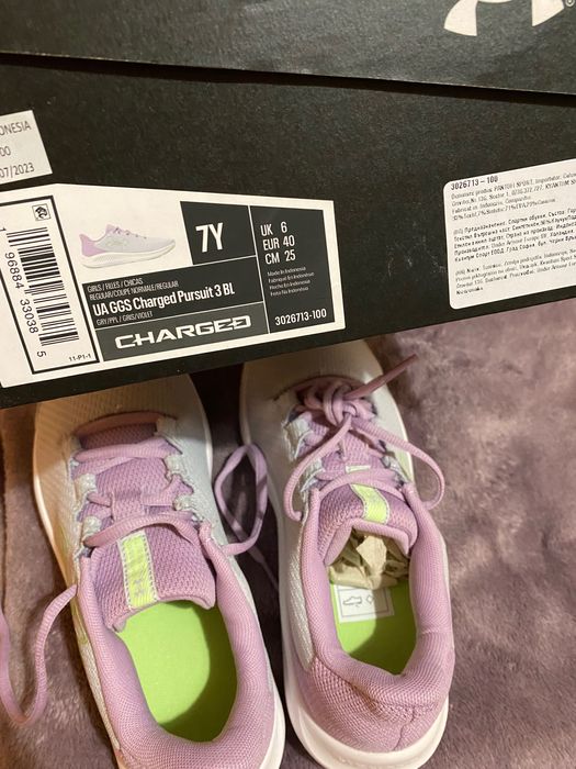 Маратонки Under Armour дамски  39р чисто нови