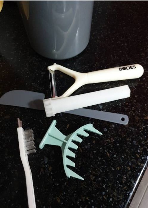 Продам электрич. овощерезку 6 в 1