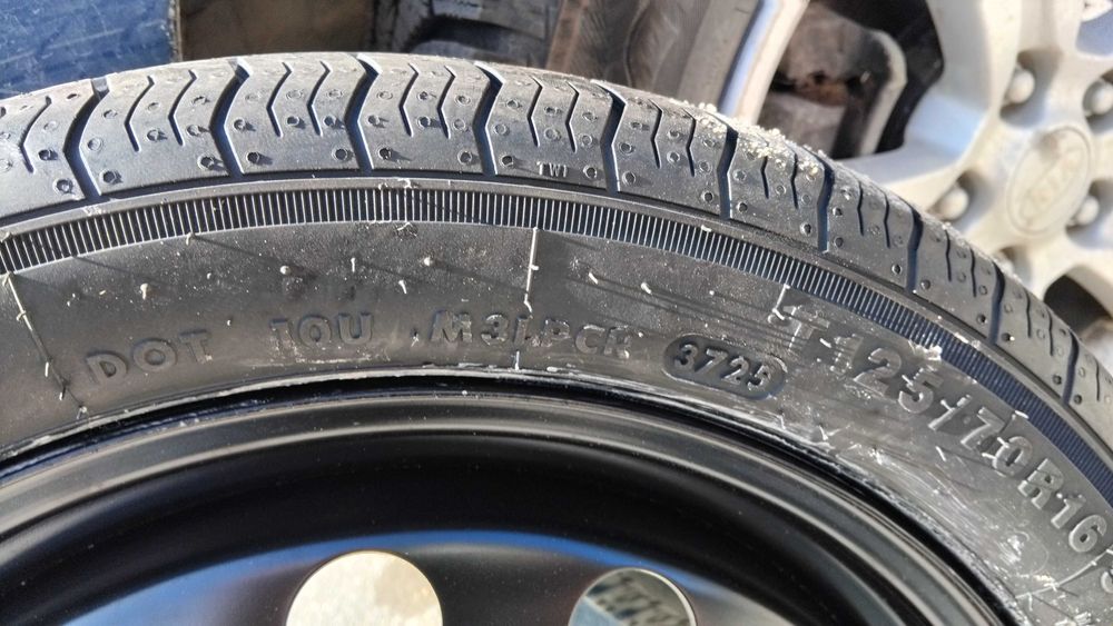 Чисто нова резервна гума с джанта патерица 125/70/16