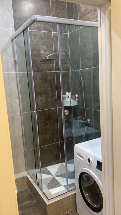 Душевые кабины и ванные перегородки