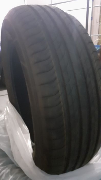 Anvelope originale-noi Dunlop 235/60 R 18 vara originale