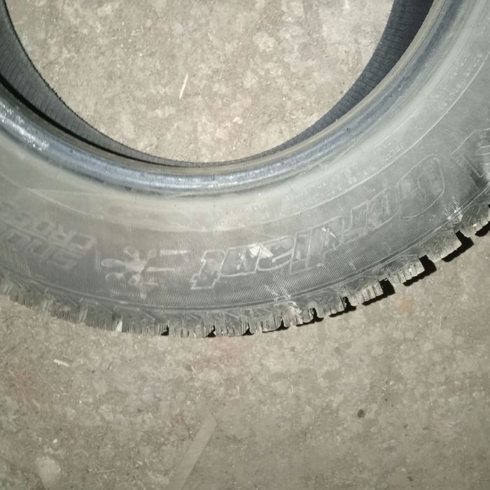 Продам шины зимние 215/65 R16