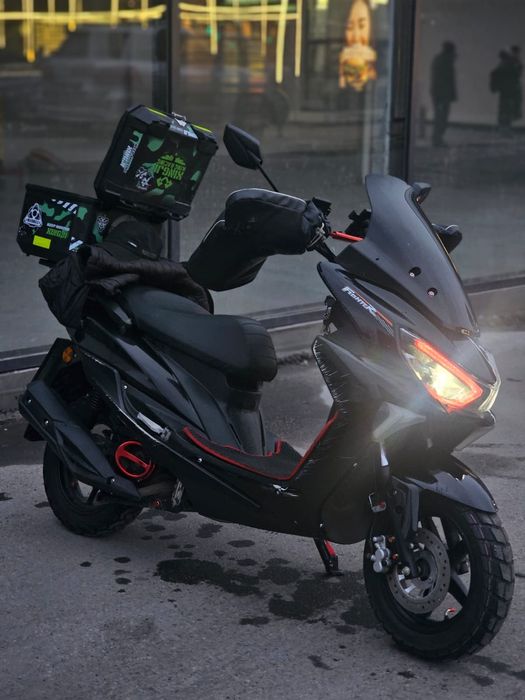 Макси Li Ya 2024