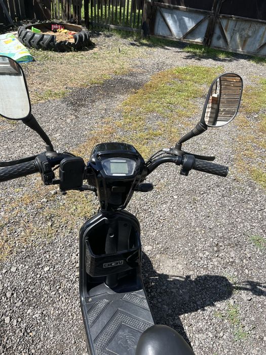 Продам электроскутер SK8