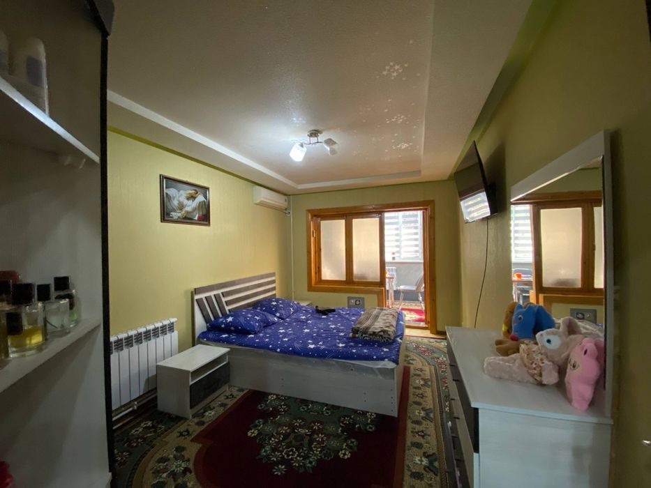 4 xonani 3 xona qilgan gishtli domda