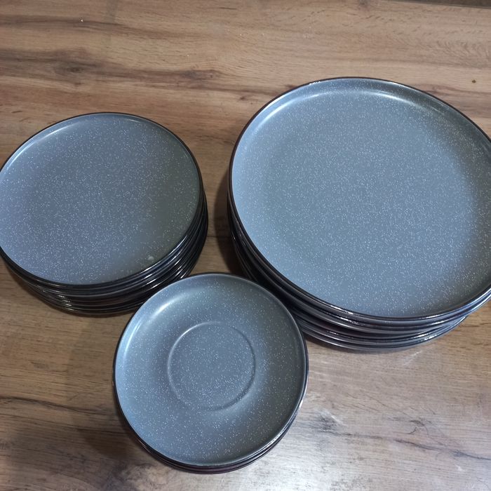 Продам сервиз чайно- столовый 34 в 1