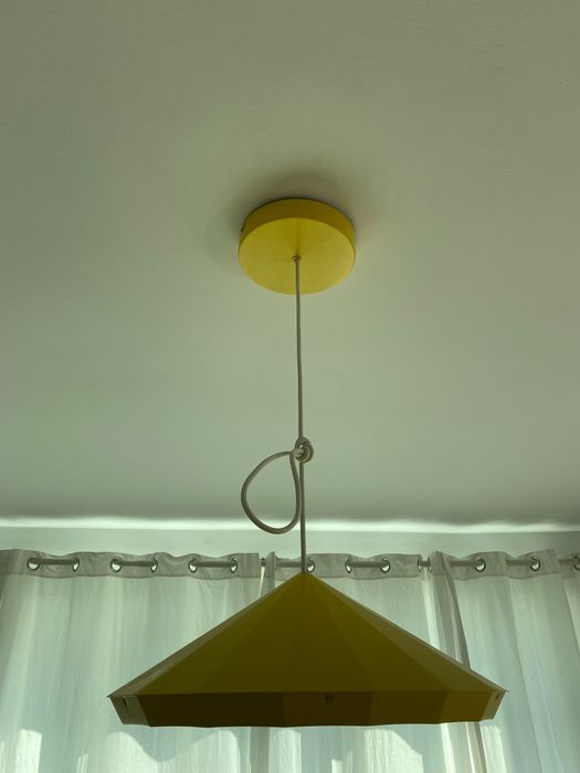 Лампа ИКЕА жълта PS 2012