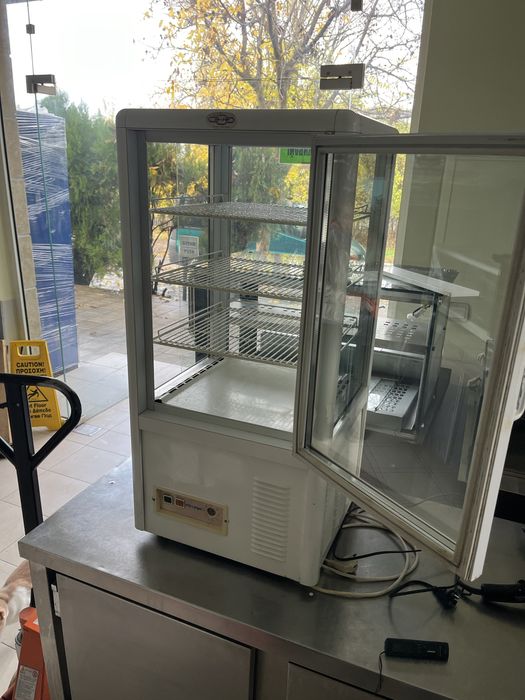 Хладилна витрина хладилна