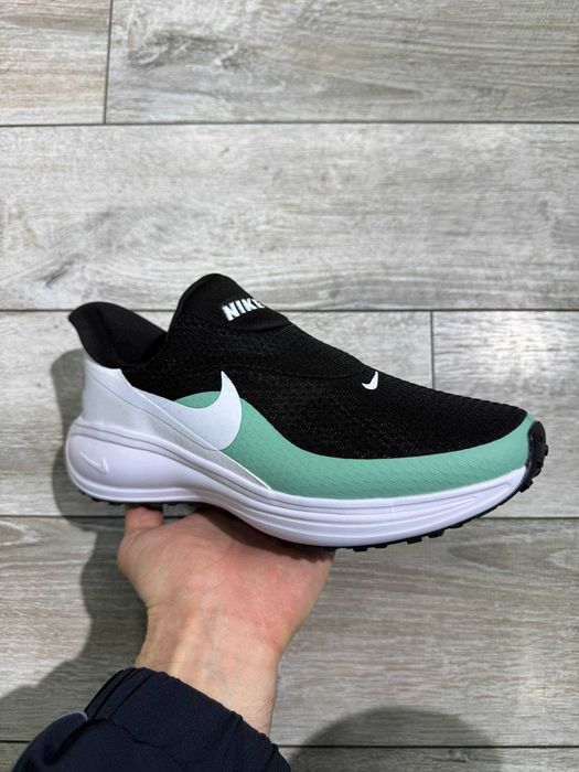 Кроссовки Nike Revolution 8.