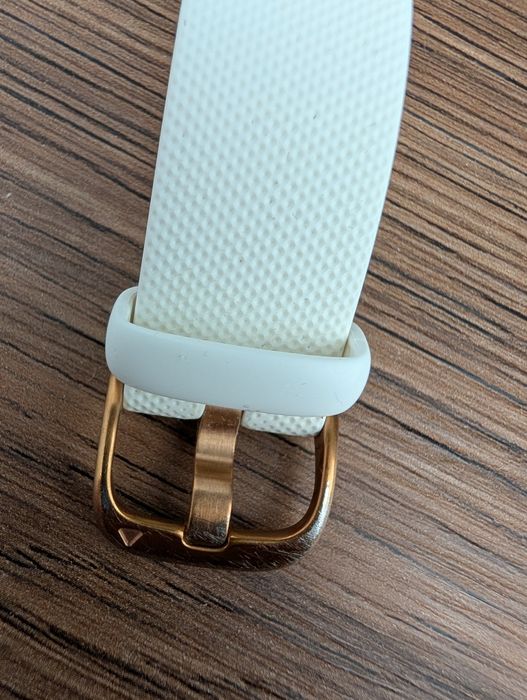 Garmin Venu 2S Ramă rose gold din oţel inoxidabil, carcasă albă şi bră
