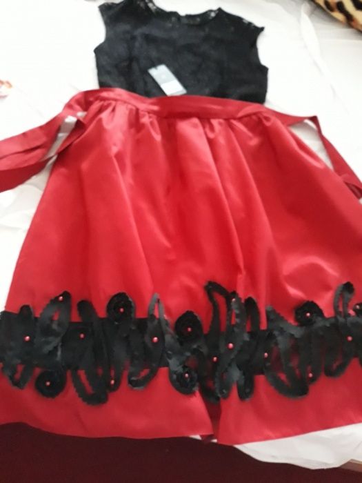 Transport gratuit! Rochie marimea M-L