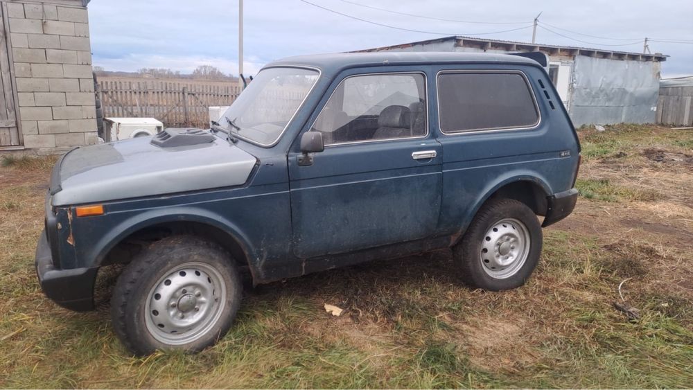 Продам ниву 21213 в разбор