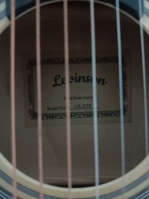 Продаётся гитара. Levinson