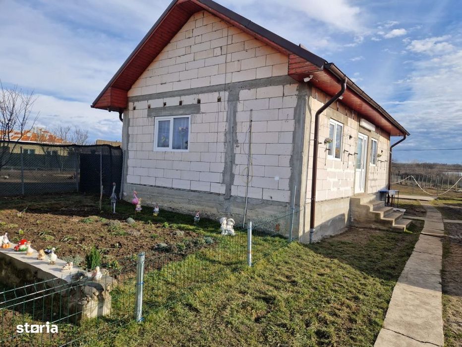 Casa de vanzare, 47.70 mp utili, Gavanesti -Olt