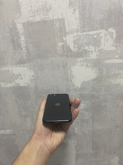 Продам Айфон Se 2022