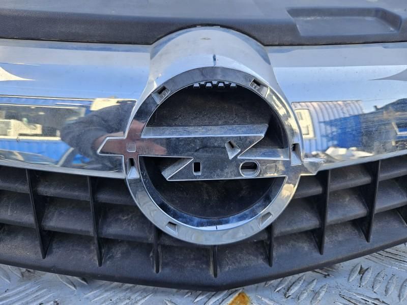 Grila radiator Opel Astra H GTC