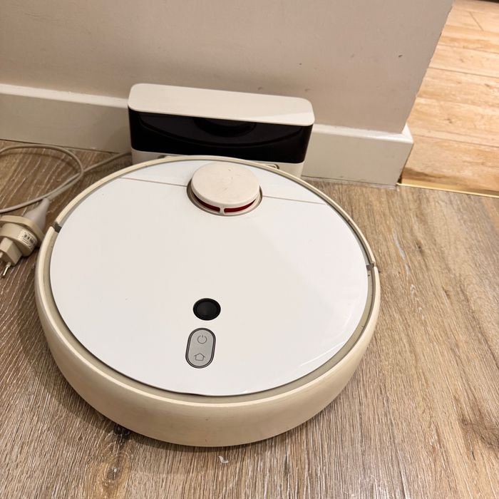 Xiaomi Mi Robot Vacuum-Mop Essential
