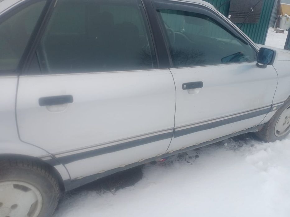 Продам срочно машину audi 80