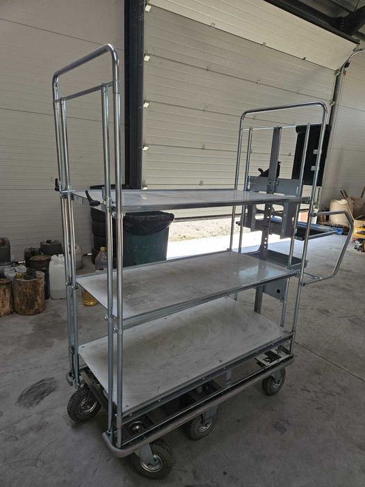 Carucior cu rafturi  etajat