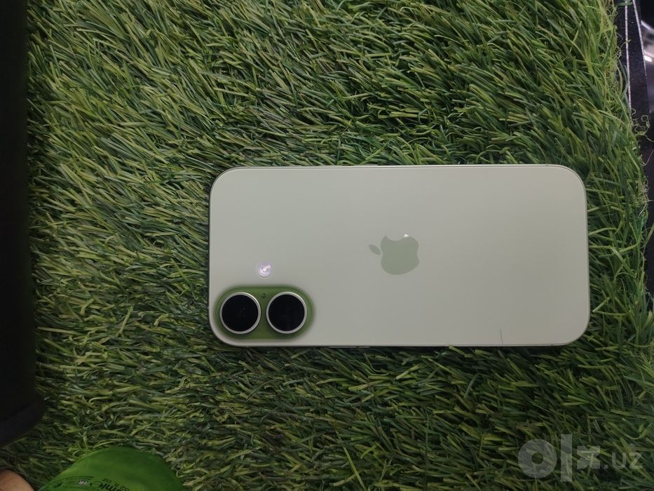 IPhone 17 grean tinniq