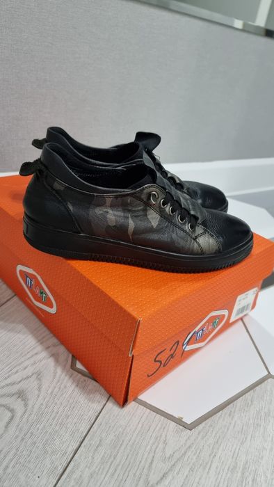 Продам ботиночки на мальчика