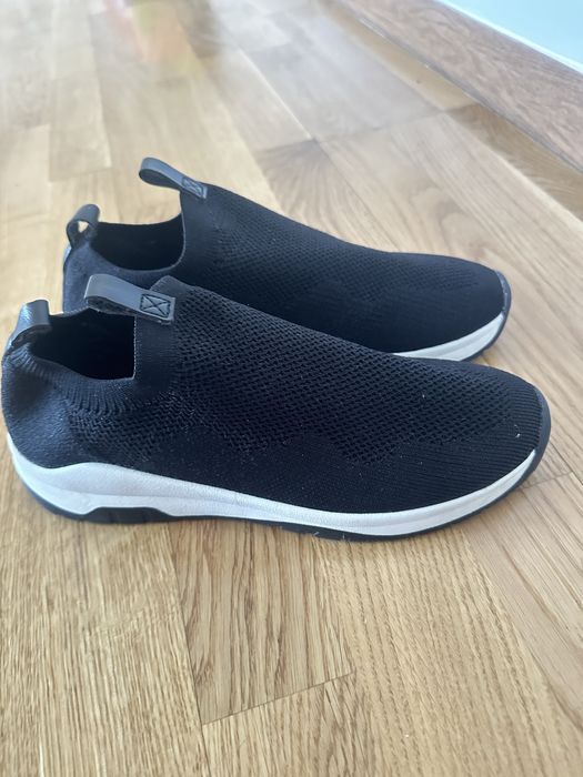 Кроссовки женские