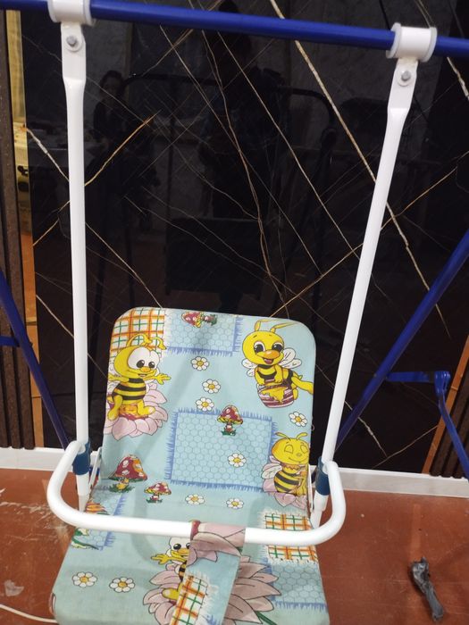 Детская качелька