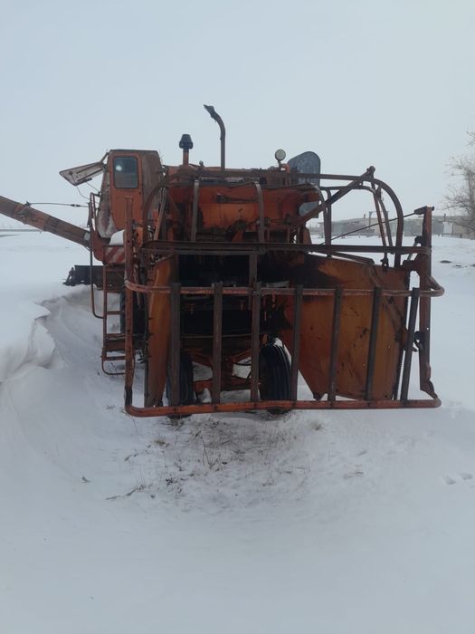 Продам комбаин нива