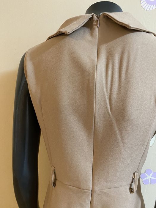 Дамски Бежов къс гащеризон