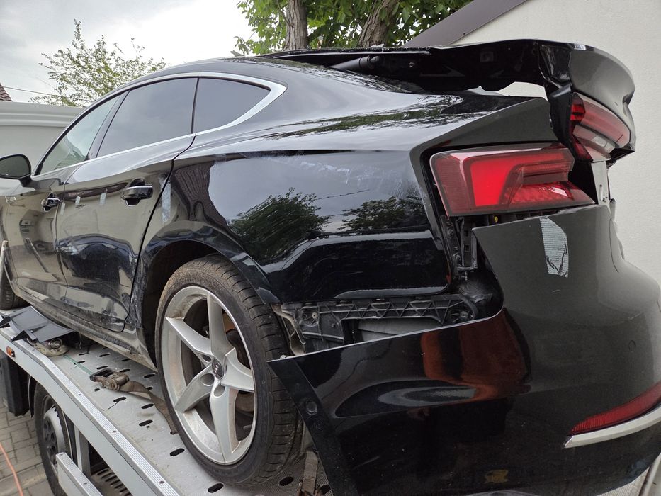 Audi A5 Sportback — avariat  spate — pentru reparatie / dezmembrare