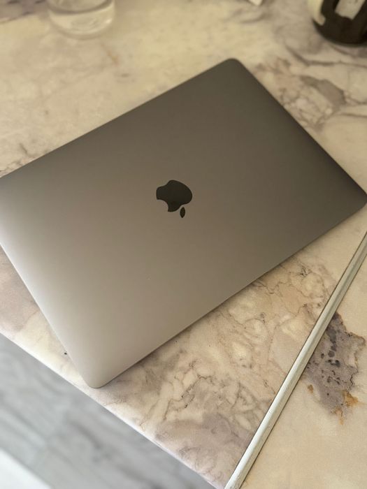 Apple Macbook air