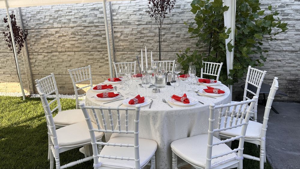 Corturi, mese, scaune de inchiriat pentru evenimente