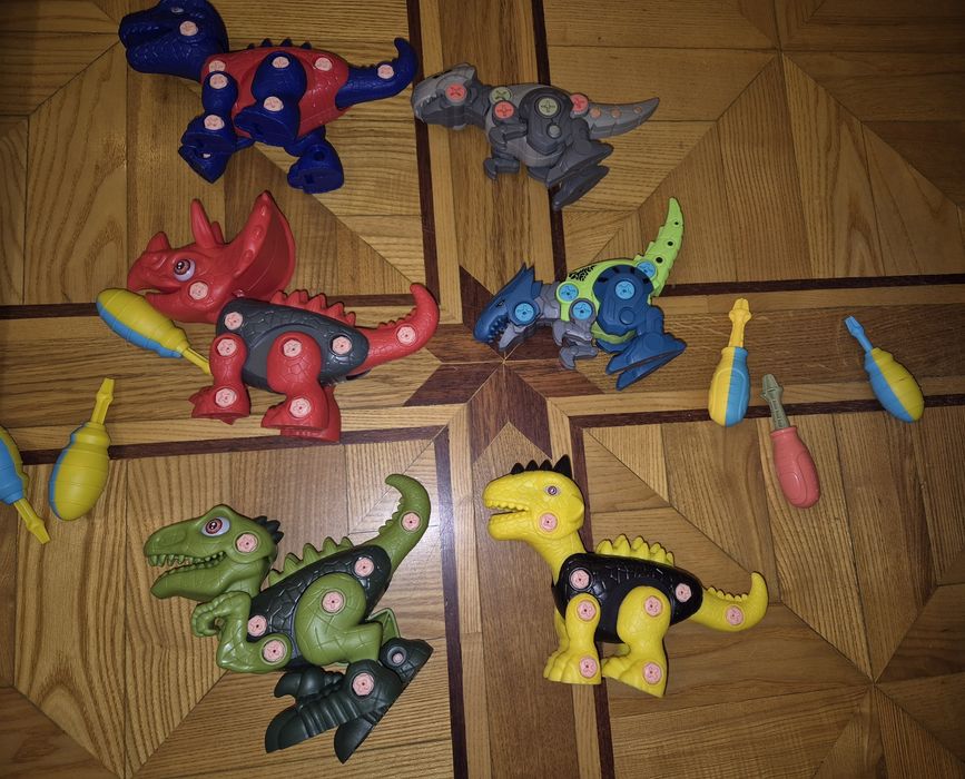 Продам конструктор динозавров б/у