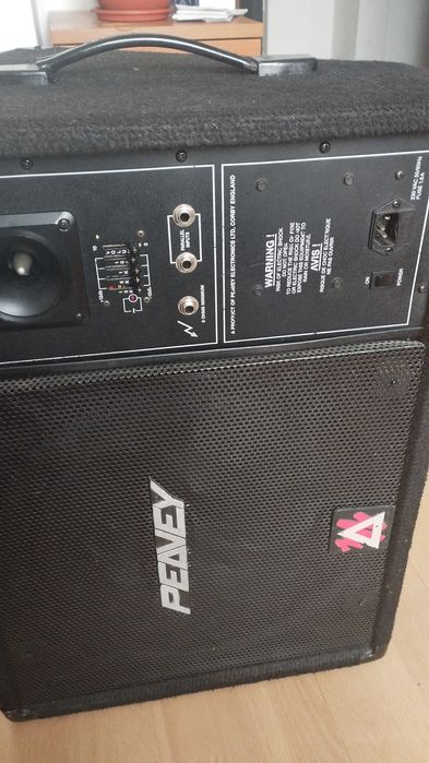 Vînd boxă PEAVEY