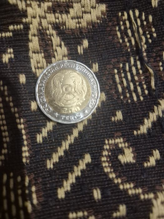 Продам монету монета