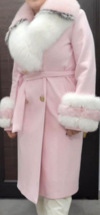 Елегантно розова палто