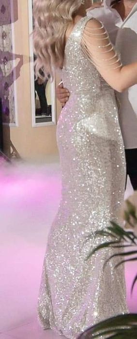 Vand rochie de ocazie