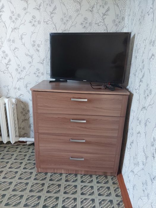 Шкаф трёхдверный, комод