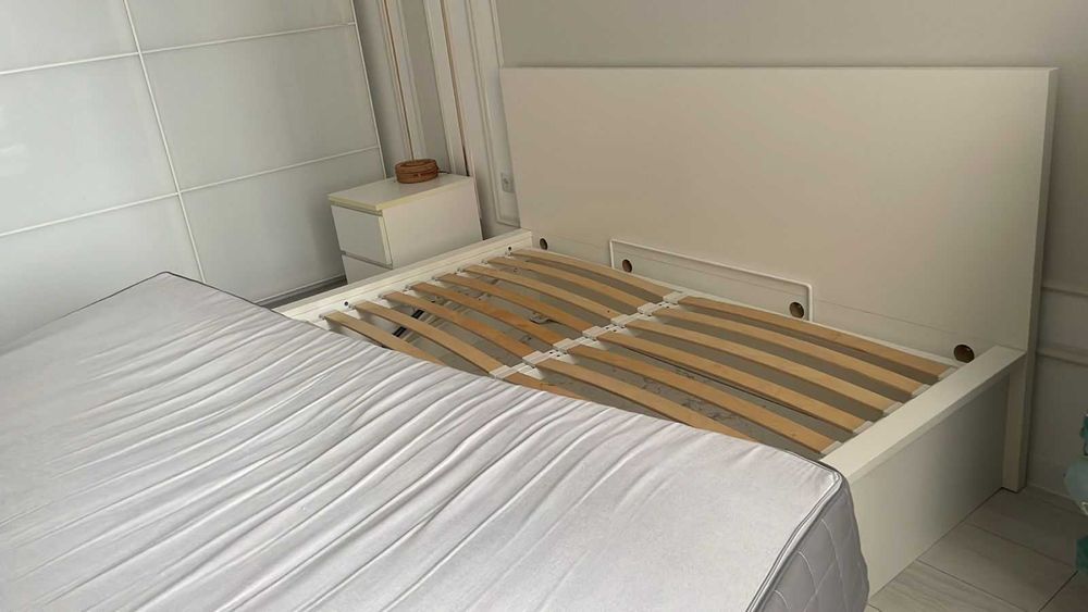 Двухспальная кровать